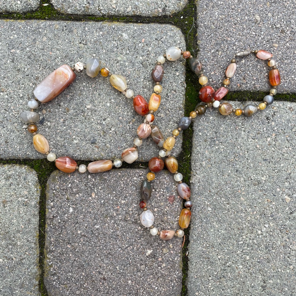 Vintage. Silver Metal Multi Color Stone Necklace